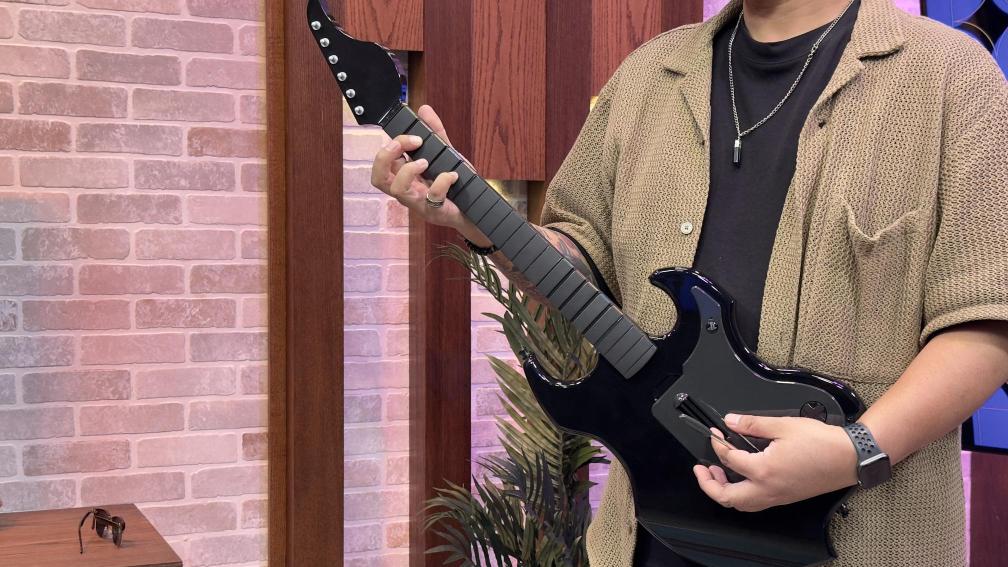 PDP Unveils Riffmaster Wireless Guitar Controller for $130, Launching Soon