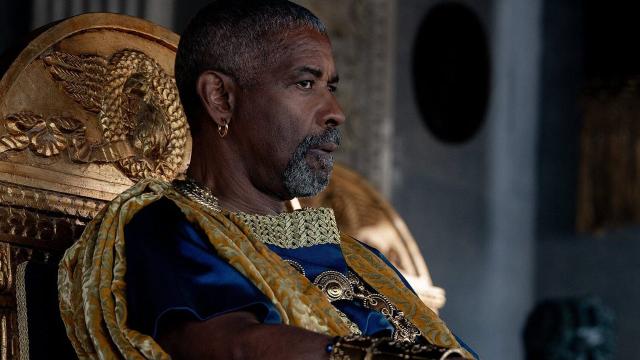 Denzel Washington onthult gecensureerde gay kus in Gladiator 2