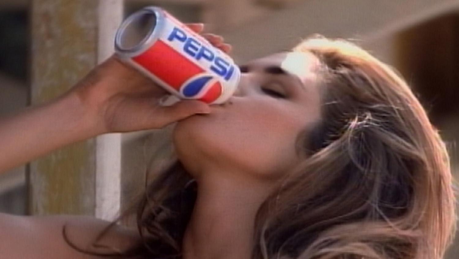 Dispatch’s Malevola Sexy Demon Lady Draws from '90s Pepsi Ad