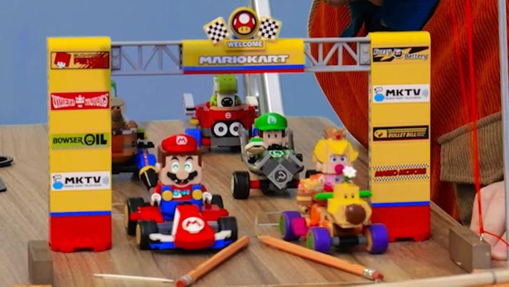 Epische Mario Kart-fan bouwt waanzinnig parcours met Lego en meer