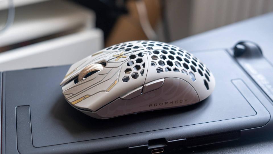 Finalmouse ULX Prophecy: 38g Wireless Mouse with 8K Polling