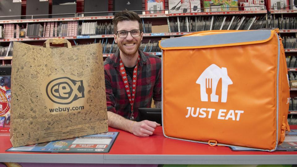 JustEat Teams Up with CEX for Instant Orders