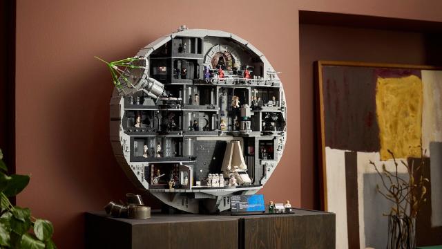 LEGO DEATH STAR REVEALED AT A WHOPPING $1,000 PRICE TAG