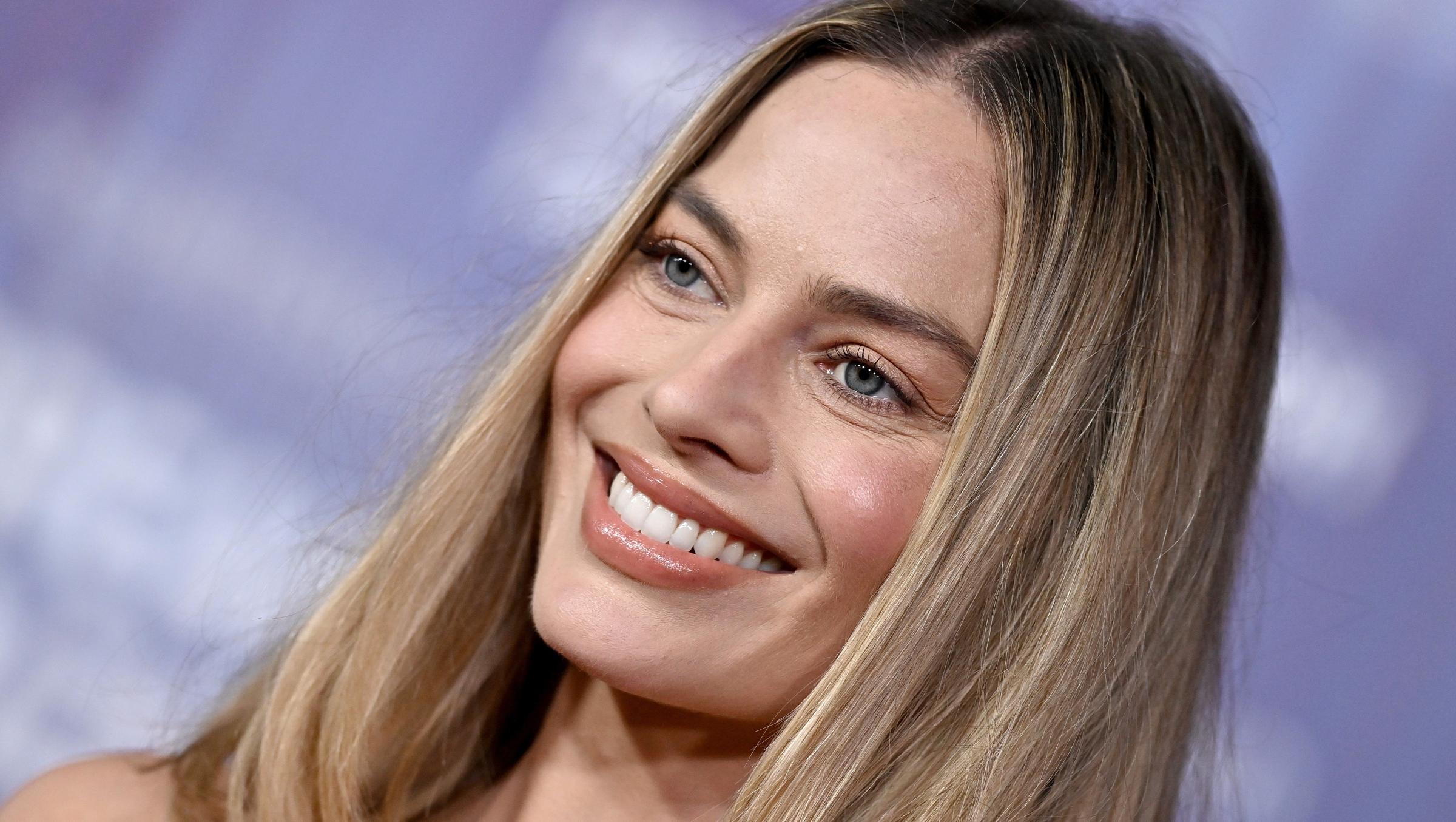 Margot Robbie Eyes Tim Burton's 50 Foot Woman Remake