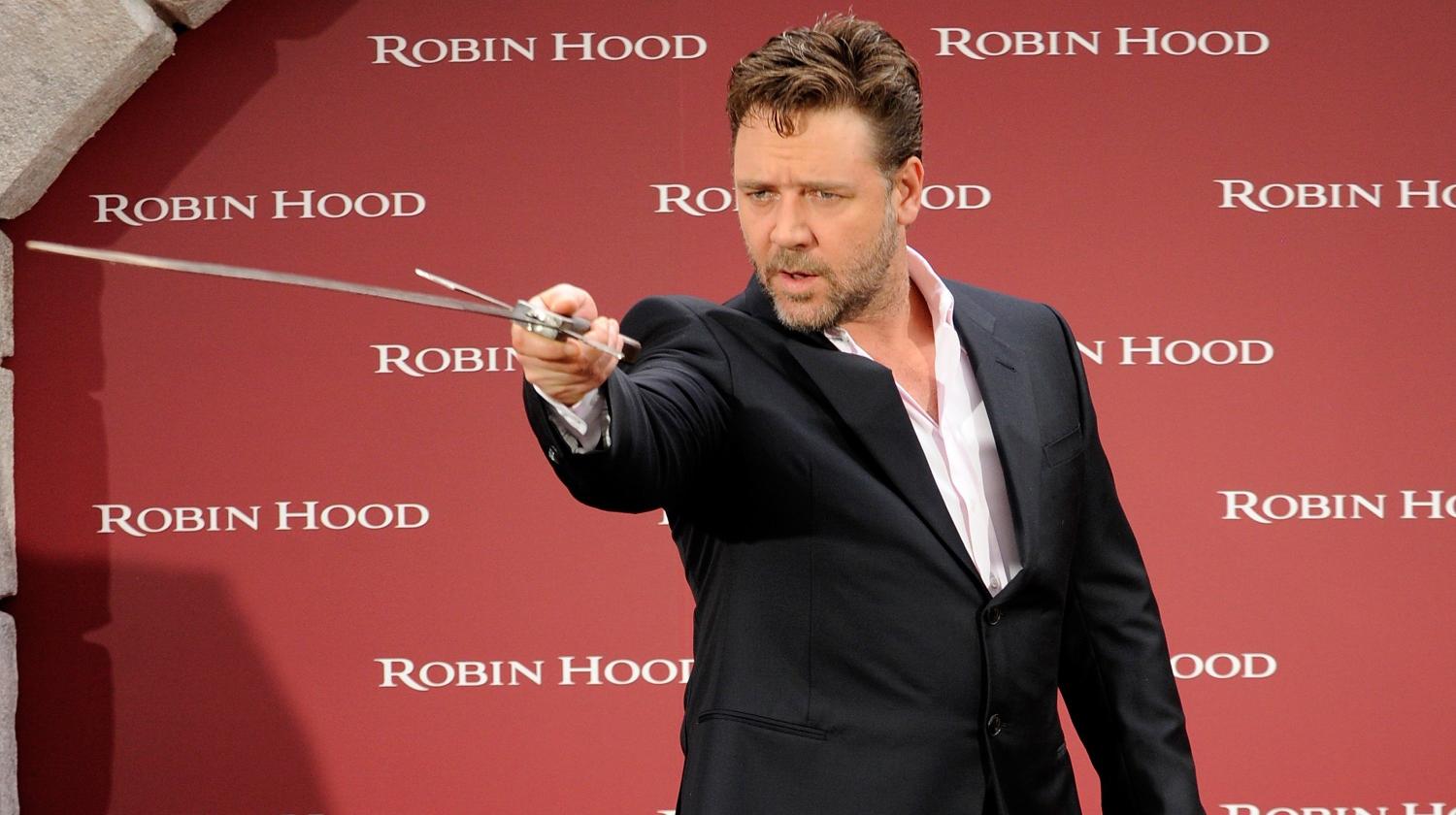Russell Crowe Defends Robin Hood Against Gladiator Comparisons