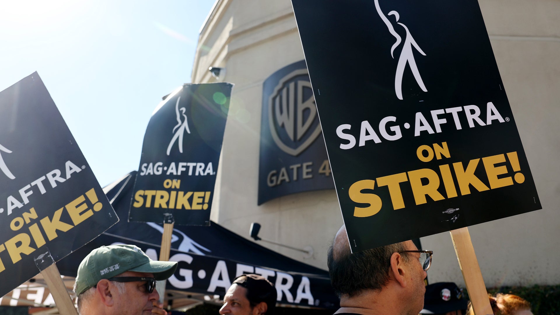 SAG-AFTRA Closes Deal Ending Hollywood Actors Strike Today