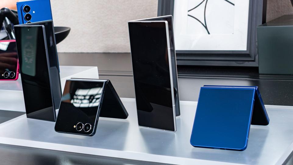 Samsung Unveils First Budget Foldable Phone at $900