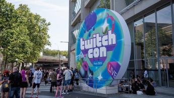 Streamer ATTACKED at TwitchCon RIPS into event security