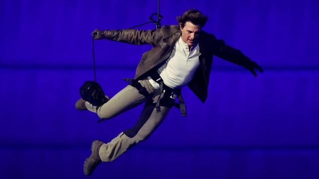 Tom Cruises Wild Olympische Stunt: Een Top Gun Legacy Duik