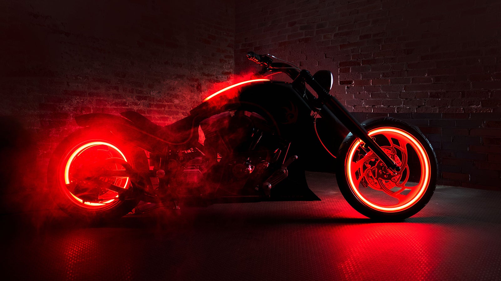 Veiling van Shadow the Hedgehog's Dark Rider motorfiets voor de Luca Guintoli Foundation